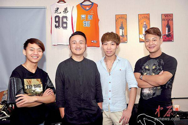 [Photo] Rộ trào lưu cắt tóc miễn phí cho những người vô gia cư ảnh 3