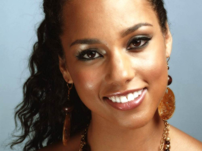 Hãy quên tắc kè hoa đi - tuyên ngôn nữ quyền mới của Alicia Keys ảnh 3