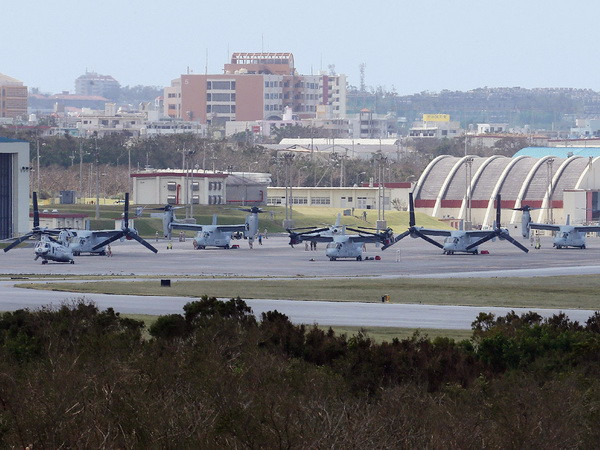 Căn cứ không quân Futenma của Mỹ tại vùng ngoại ô Ginowan, Okinawa ngày 1/10/2012. (Nguồn: AFP/TTXVN) Nhật Bản nối lại việc xây dựng căn cứ không quân Mỹ tại Okinawa ảnh 1