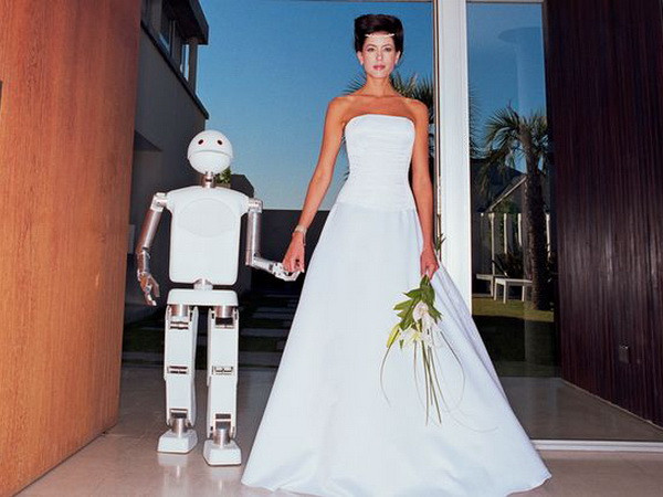 Ảnh minh họa. (Nguồn: mirror.co.uk) Hôn nhân giữa con người và robot sẽ xảy ra trong tương lai ảnh 1