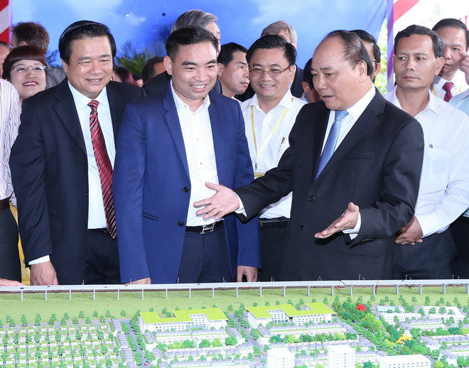 Thủ tướng kỳ vọng Long An trở thành đầu tàu kinh tế cả nước ảnh 1