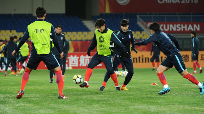 Giải U23 châu Á: Đội trưởng tuyển Hàn Quốc cảnh báo Việt Nam ảnh 1