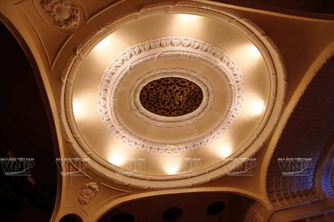 Cùng khám phá kiến trúc tuyệt đẹp của Nhà hát Lớn TP.HCM ảnh 9