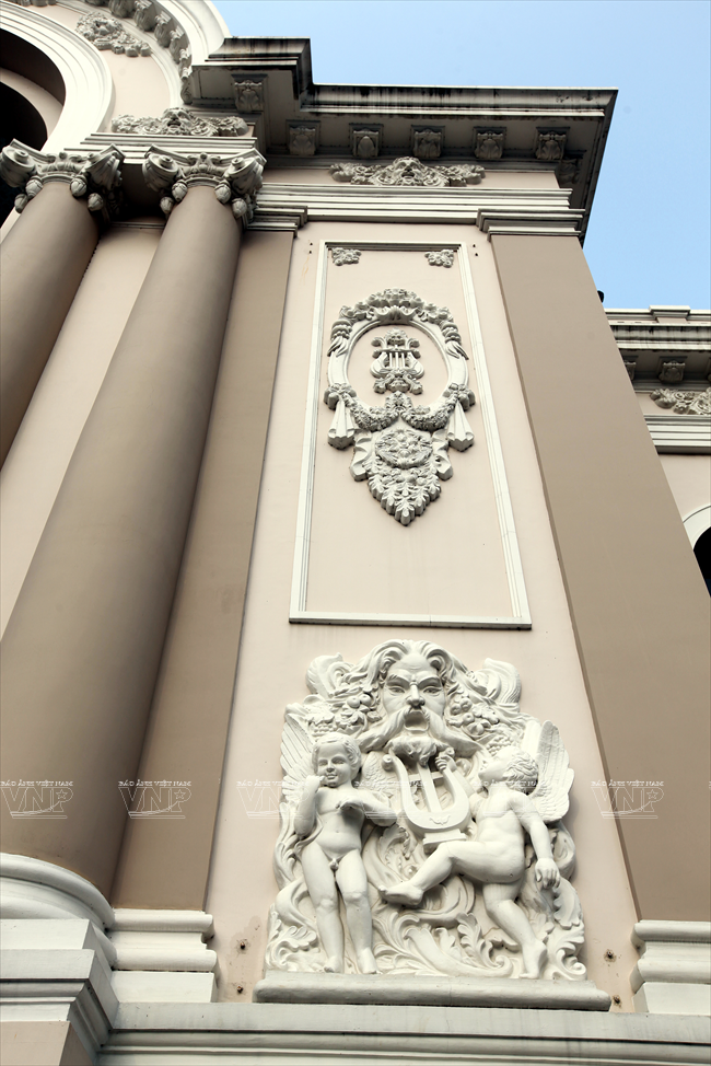 Cùng khám phá kiến trúc tuyệt đẹp của Nhà hát Lớn TP.HCM ảnh 6