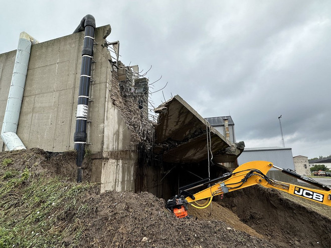 Latvia đóng cửa các bãi biển vì sự cố rò rỉ nước thải ở Liepaja ảnh 1