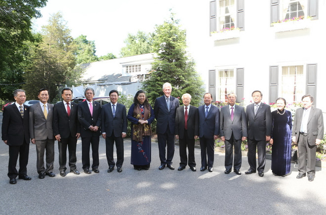 Tổng Bí thư thăm gia đình cựu Tổng thống Hoa Kỳ Bill Clinton ảnh 2