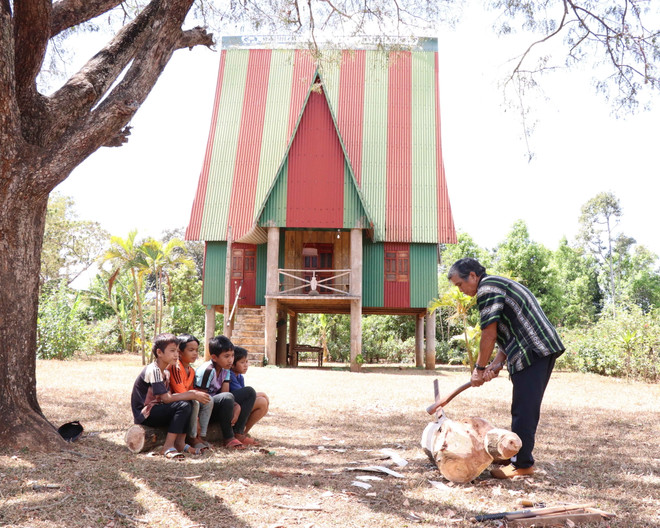 Ksor Krôh - Người đi tìm hồn gỗ của đại ngàn Tây Nguyên ảnh 1