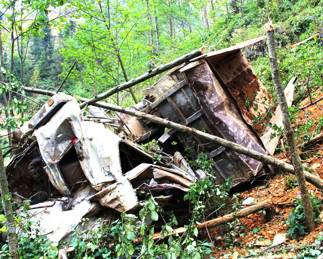 Vụ xe lao xuống vực ở Hà Giang: Xe tải đã hết niên hạn sử dụng ảnh 1