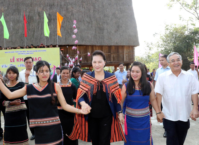 Chủ tịch Quốc hội Nguyễn Thị Kim Ngân làm việc tại tỉnh Kon Tum ảnh 2