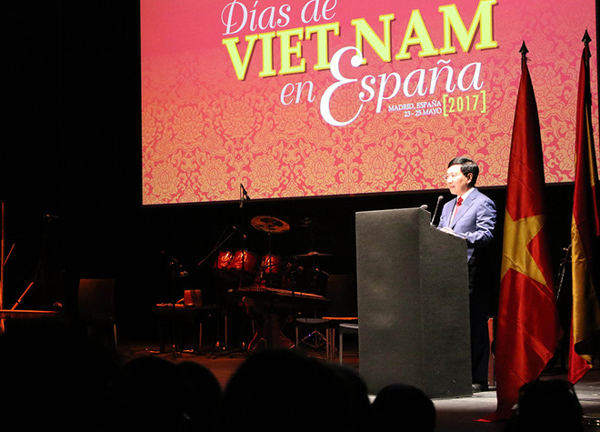 Phó Thủ tướng Phạm Bình Minh khai mạc Ngày Việt Nam tại Tây Ban Nha ảnh 2
