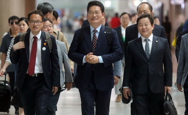 Hàn Quốc tìm kiếm hợp tác ba bên để gây ảnh hưởng tới Triều Tiên ảnh 1