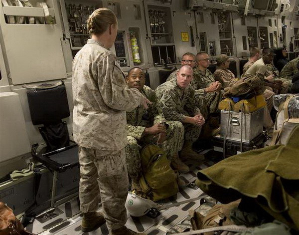 Mỹ cách ly 80 binh sỹ trở về từ vùng dịch Ebola tại Tây Phi ảnh 1