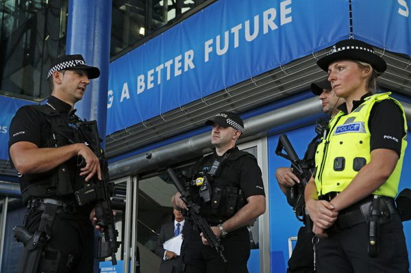 Anh tịch thu hộ chiếu, ngăn chặn công dân tham chiến ở nước ngoài về ảnh 1