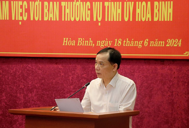 doan cong tac tieu ban van kien dai hoi_lam viec tai hoa binh 2.jpg