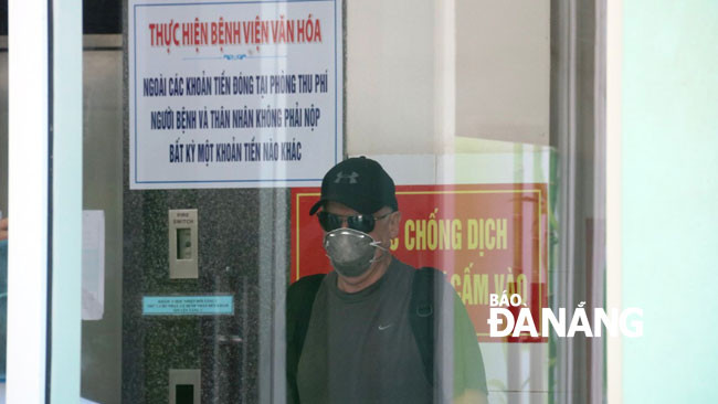 Đà Nẵng: Ba bệnh nhân mắc COVID-19 được xuất viện ảnh 1