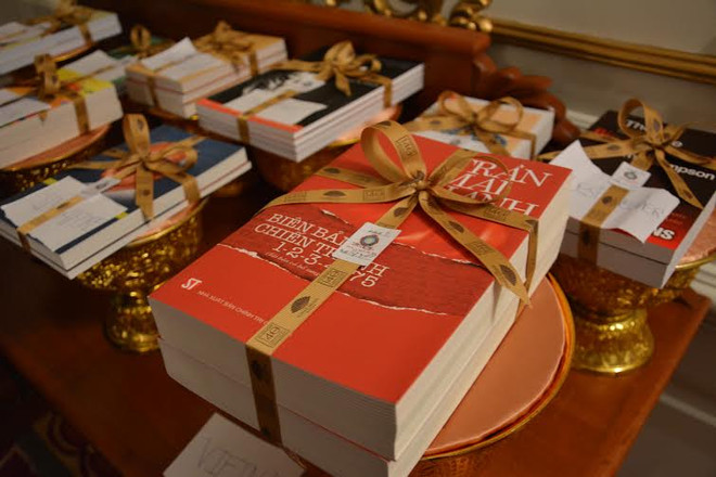 Nhà văn Trần Mai Hạnh nhận Giải thưởng Văn học ASEAN năm 2015 ảnh 2