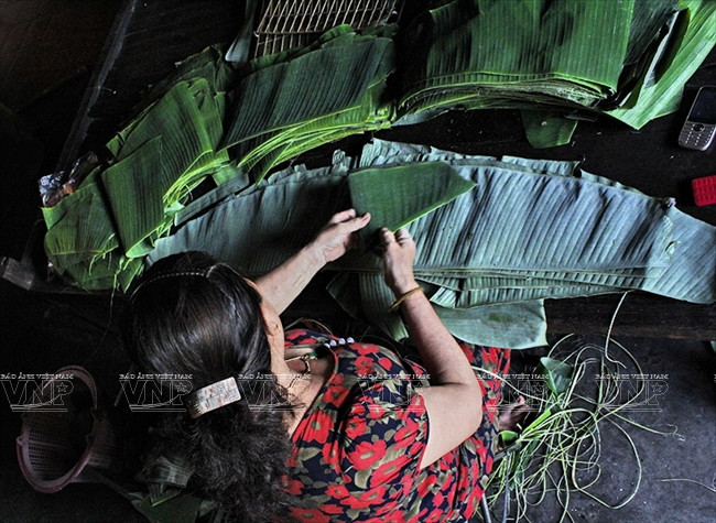 Tìm hiểu cách làm món bánh tét gia truyền của người dân Nam Bộ ảnh 1