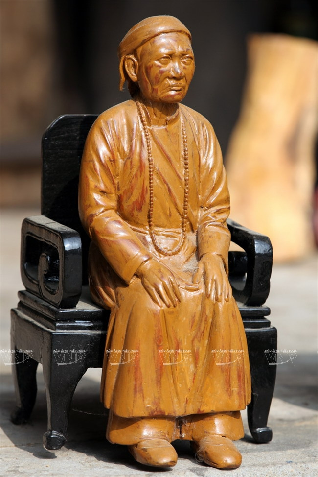 Gặp nghệ nhân tài hoa của làng nghề tạc tượng gỗ truyền thần ảnh 15