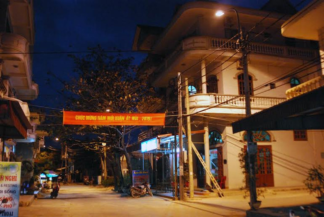 Tết đến, điện về bừng sáng nơi đảo xa vùng Đông Bắc Tổ quốc ảnh 1