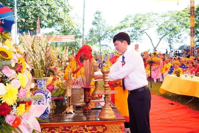 Độc đáo Lễ hội Truyền thống Xa mã-Rước kiệu Đình Hoàng Châu ảnh 2