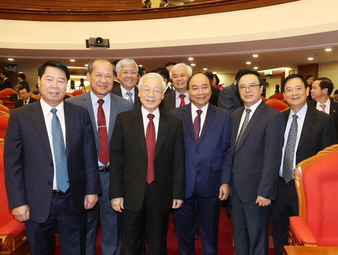 Hình ảnh lãnh đạo Đảng, Nhà nước với các đại biểu dự Hội nghị TW 8 ảnh 1