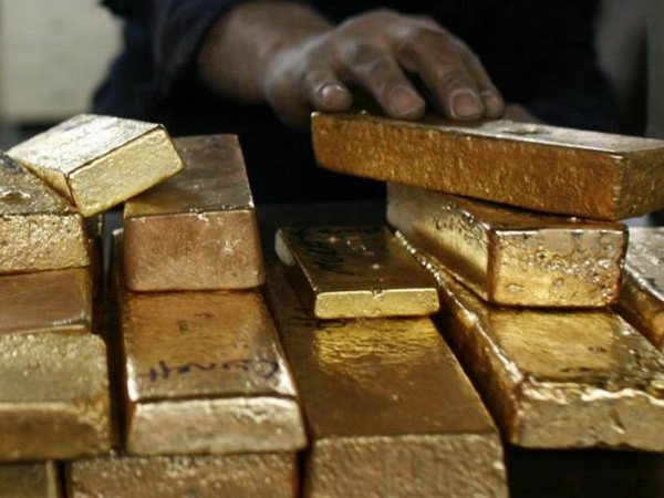 Giá vàng thế giới giảm xuống mức thấp nhất trong 3 tuần qua ảnh 1