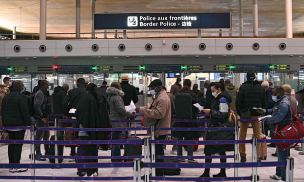 COVID-19: Pháp yêu cầu cách ly bắt buộc với người từ Anh tới ảnh 1