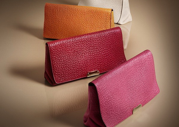 Bộ sưu tập Burberry Tết: Vàng son phú quý, an khang thịnh vượng ảnh 9