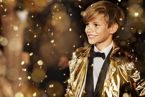 Bộ sưu tập Burberry Tết: Vàng son phú quý, an khang thịnh vượng ảnh 2