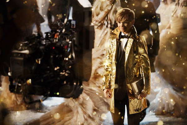 Bộ sưu tập Burberry Tết: Vàng son phú quý, an khang thịnh vượng ảnh 3