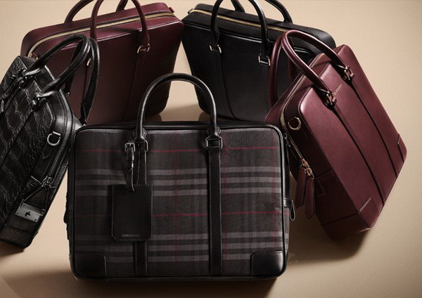 Bộ sưu tập Burberry Tết: Vàng son phú quý, an khang thịnh vượng ảnh 8