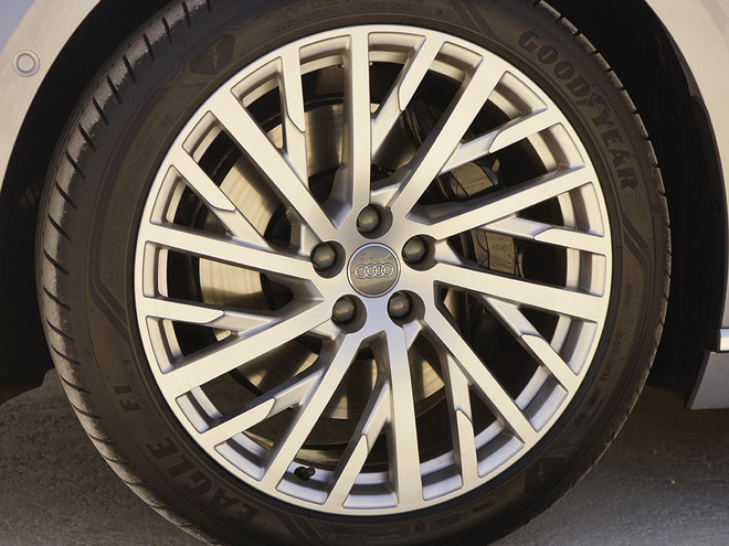 Giá 2,3 tỷ đồng, Audi A8 mới mang nhiều nét đột phá ấn tượng ảnh 5