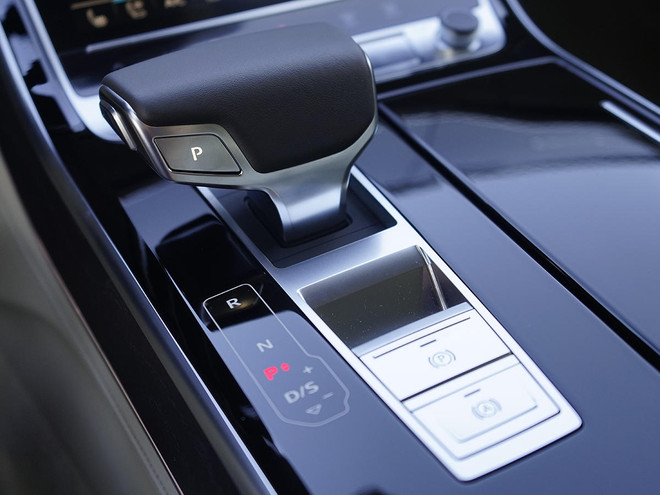 Giá 2,3 tỷ đồng, Audi A8 mới mang nhiều nét đột phá ấn tượng ảnh 9