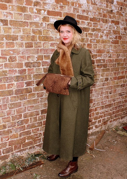 Bao tay lông thú đánh dấu sự trở lại với những biến tấu mới ảnh 15