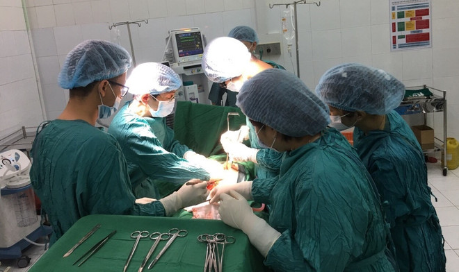 Trung tâm y tế huyện cứu sống bệnh nhân nguy kịch vì vỡ lá lách ảnh 1