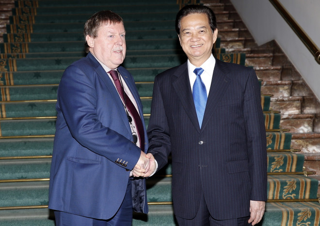 Thủ tướng Nguyễn Tấn Dũng hội kiến lãnh đạo hai viện Quốc hội Bỉ ảnh 1