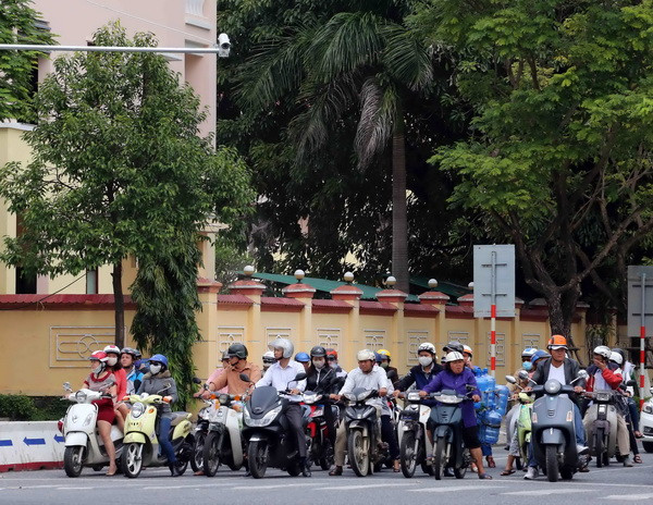 [Video] Chỉ hạn chế xe cá nhân khi giao thông công cộng phát triển ảnh 1