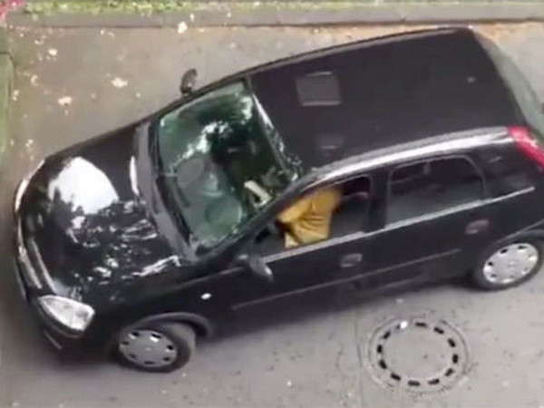 [Video] Sốt ruột vì vì màn đỗ xe tệ nhất từ trước tới nay ảnh 1