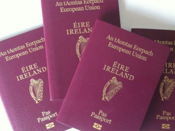 Người Anh đổ xô xin cấp hộ chiếu các nước EU sau Brexit ảnh 1