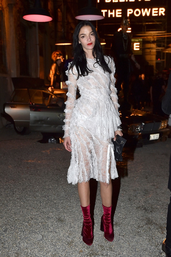 Điểm mặt những ngôi sao mặc đẹp nhất Tuần lễ thời trang Milan ảnh 7