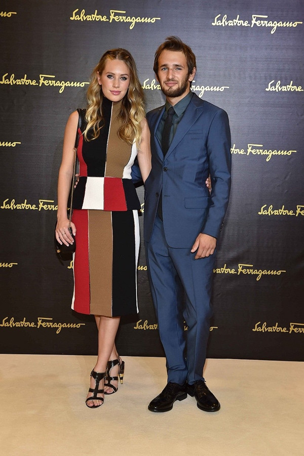 Điểm mặt những ngôi sao mặc đẹp nhất Tuần lễ thời trang Milan ảnh 16