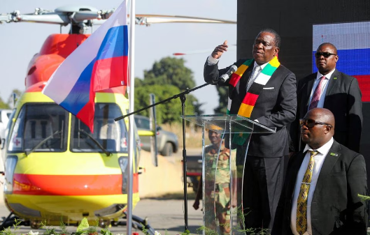 Tổng thống Zimbabwe Mnangagwa khởi động chiến dịch tranh cử ảnh 1