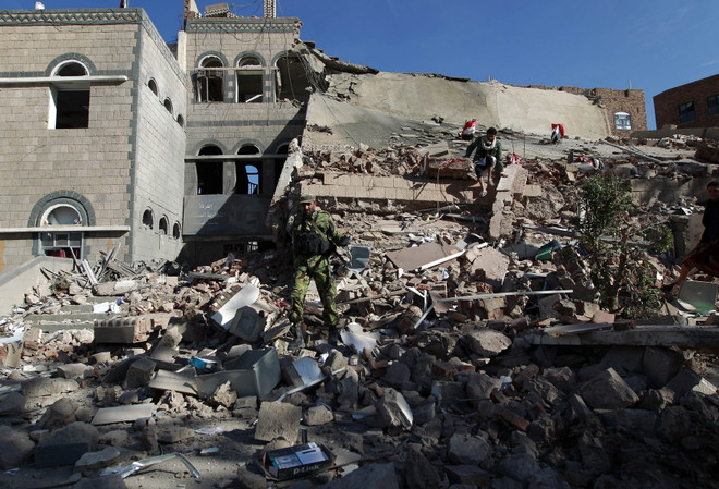 Liên quân Arab bác bỏ các cáo buộc sử dụng bom chùm ở Yemen ảnh 1