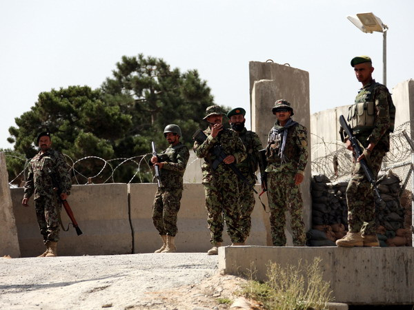 Afghanistan: Cảnh sát quay súng bắn đồng đội, 7 người thiệt mạng ảnh 1