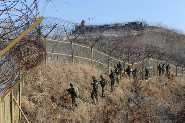 Hàn Quốc: Triều Tiên đặt mìn dọc biên giới để phòng binh sỹ đào ngũ ảnh 1
