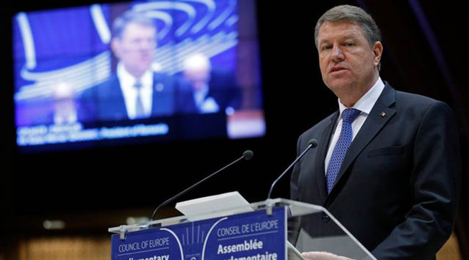 Tổng thống Romania nộp đơn kiện chính phủ lên Tòa án Hiến pháp ảnh 1