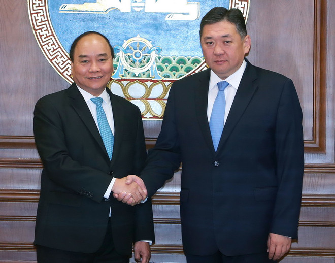 Thủ tướng Nguyễn Xuân Phúc gặp Chủ tịch Quốc hội Mông Cổ ảnh 1