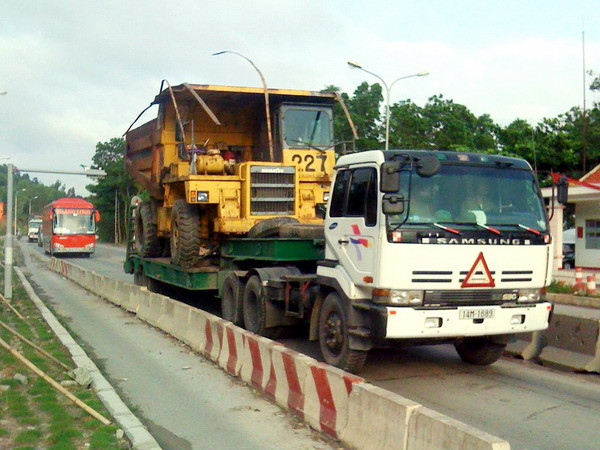 Triển khai quyết liệt kiểm soát tải trọng xe trên đường bộ ảnh 1