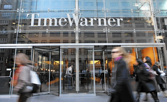 Nhà đầu tư của AT&T cân nhắc lợi, hại vụ thâu tóm Time Warner ảnh 1