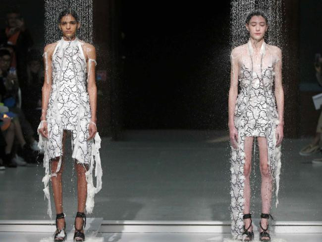 Những show diễn thời trang "độc nhất vô nhị" chỉ có ở Paris ảnh 7